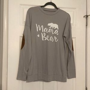 🤩HOST PICK🤩 NWOT Mama Bear 🐻 Shirt